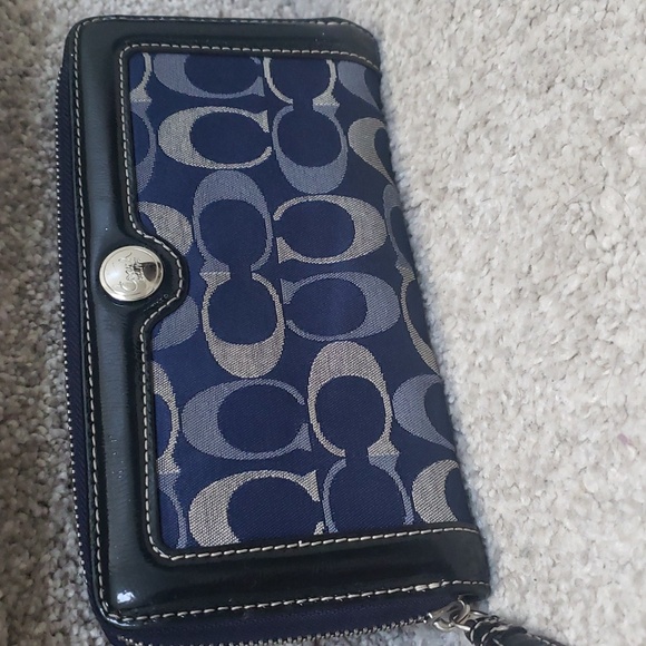 Coach monogram zippy wallet - Picture 2 of 8